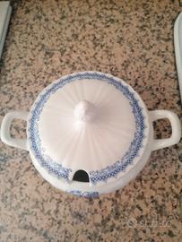 Zuppiera bianca e blu  rotonda marchio Laveno
