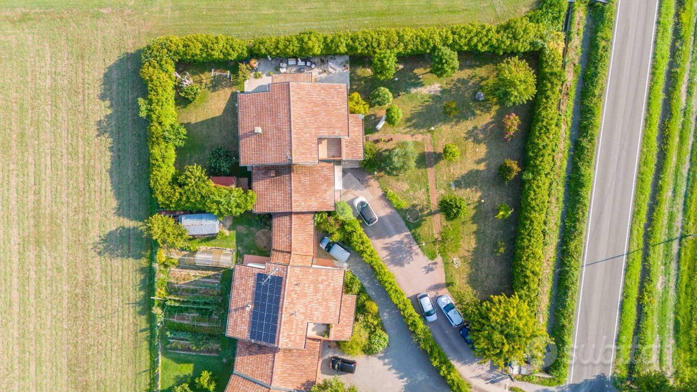 Casa – Cadelbosco di Sopra, Argine - Altro