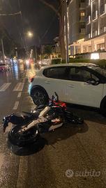 Aprilia RS125 incidentata con telaio danneggiato