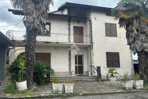 VILLA SINGOLA A PONTIROLO NUOVO