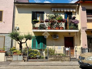 5 LOCALI A MONTEMURLO