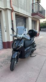 Beverly 400 anno 2025