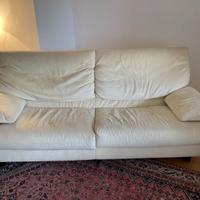 Divani in alcantara bianchi