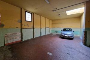 Box / Garage di 300 m² a Firenze
