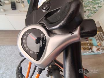 Bicicletta elettrica pieghevole