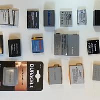 LOTTO 18 BATTERIE / CARICABATTERIA
