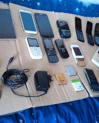 CELLULARI per USO RICAMBI