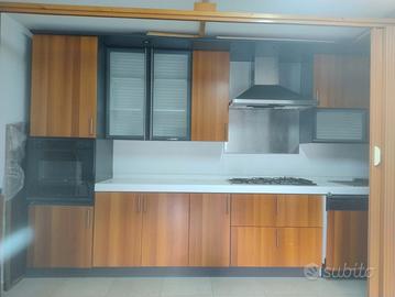 CUCINA COMPLETA CON ELETTRODOMESTICI
