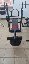 attrezzi palestra con pesi
