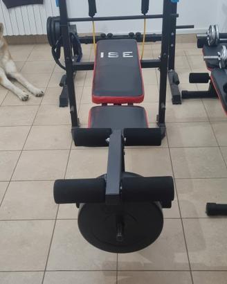 attrezzi palestra con pesi