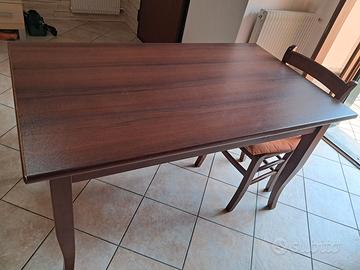 Tavolo in legno