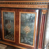 vetrina in stile Impero 