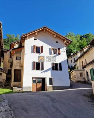 Casa indipendente di 271 m² a Gosaldo