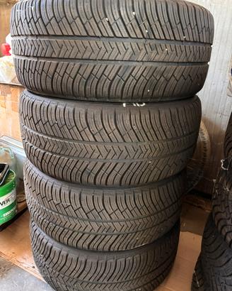 Gomme invernali Michelin 255 45 R19