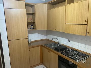 Cucina angolare o lineare beige