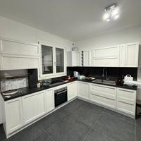 Cucina moderna come nuova