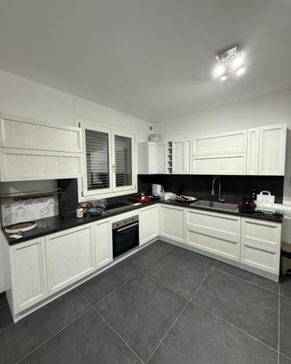 Cucina moderna come nuova