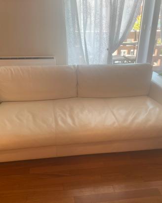 Divano Arketipo in pelle pregiata icona di design