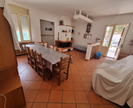 Casa indipendente con giardino