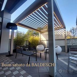 PERGOLA BIOCLIMATICA CON LUCI E TENDA  LATERALE PA