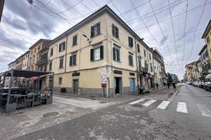 NEGOZIO A PONTEDERA
