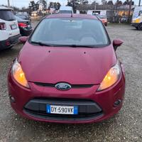 FORD FIESTA 1.4 DIESEL TITANIUM ANCHE PER NEOPATEN
