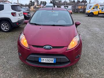 FORD FIESTA 1.4 DIESEL TITANIUM ANCHE PER NEOPATEN