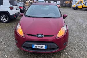 FORD FIESTA 1.4 DIESEL TITANIUM ANCHE PER NEOPATEN