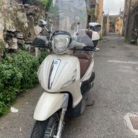Scooter Beverly 300 cc