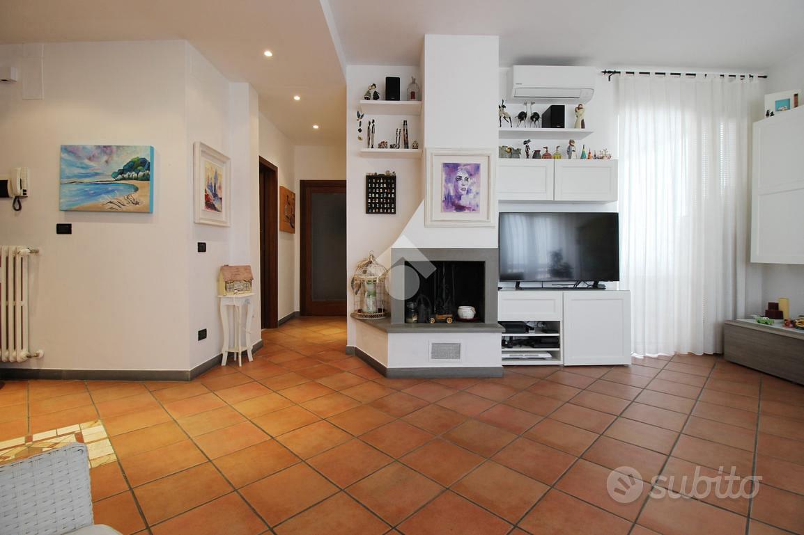 5 LOCALI A PRATO - Vista 3