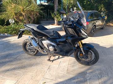 HONDA X-ADV 750 (2022) – Nero – 6.286 KM – 2ª Gene