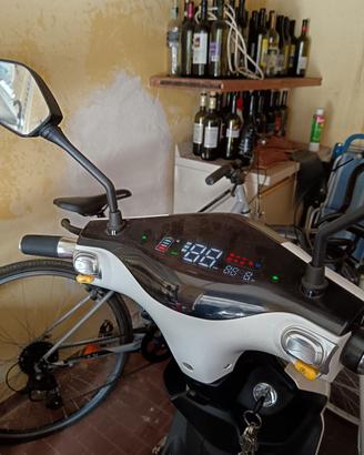 scooter a pedalata assistita