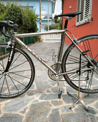 Bici de rosa in titanio