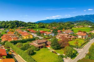 Villa di 735 m² con più di 5 locali e box auto dop