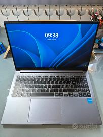 Samsung Galaxy Book 4 15.6" i3-8 Gb RAM-256 Gb SSD