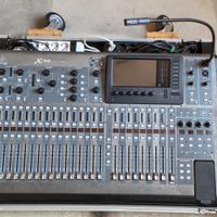 Mixer Behringer x32 completo di flight case