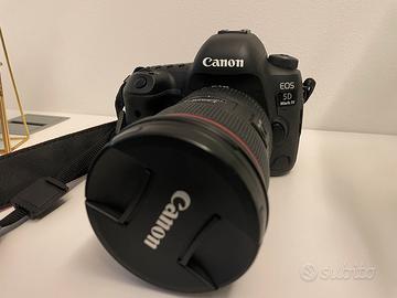 Canon EOS 5D mark IV con ottica 24-70mm ultrasonic