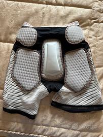 Paracoccige protezione sci snowboard Dainese