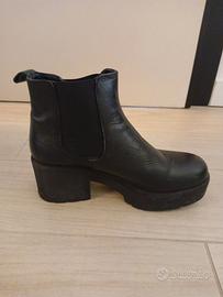 Stivaletti neri nr 38