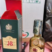 J&B mignon con scatola originale, evaporato un po'