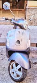 Vespa Granturismo 200L