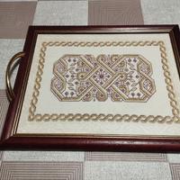 Vassoio con ricamo punto croce - realizzato a mano