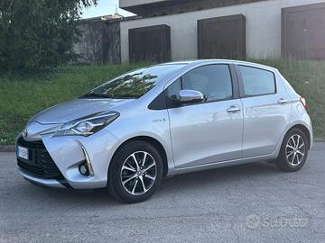 Toyota Yaris 1.5 Hybrid Y20 Bitone 2019 – Navi, Ca