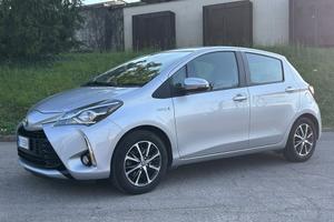 Toyota Yaris 1.5 Hybrid Y20 Bitone 2019 – Navi, Ca