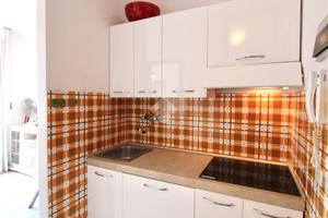 2 LOCALI A LIGNANO SABBIADORO