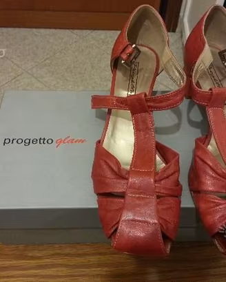 Scarpe colore rosso