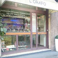 Cessione di attivita commerciali e laboratori