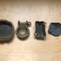 Lotto 4 vecchi posacenere in metallo