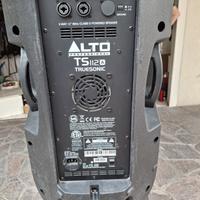 2 casse da 700 wat più e un mixer