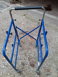 Deambulatore richiudibile disabilita'